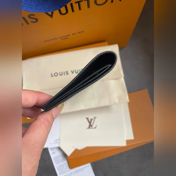 Louis Vuitton Passport Cover - Picture 5 of 11